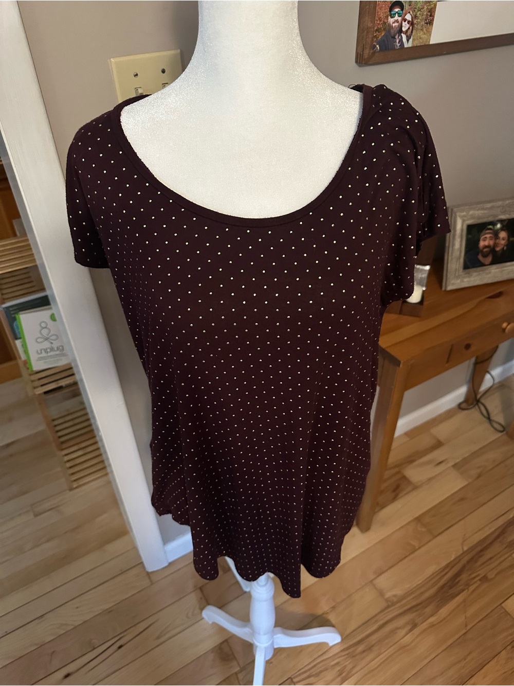 Maurices Scoop Neck Short Sleeve Tee in Maroon with Dot Print